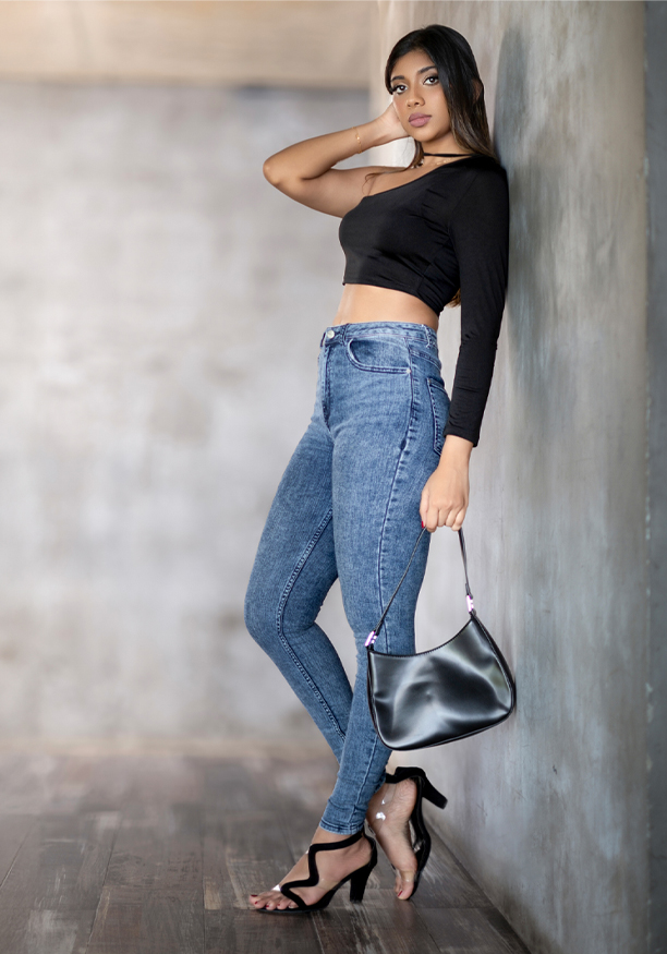 HAZEL NECK STRAP TOP